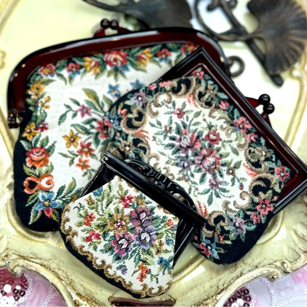 VINTAGE SET OF 3 FLORAL VICTORIAN COIN PURSE - Picture 1 of 7